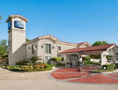 Motel Baymont By Wyndham 2*